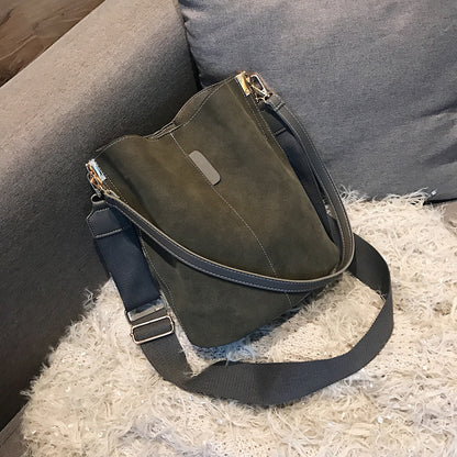 Scrub Bucket Shoulder Bag – Chic and Functional Design for Everyday Use