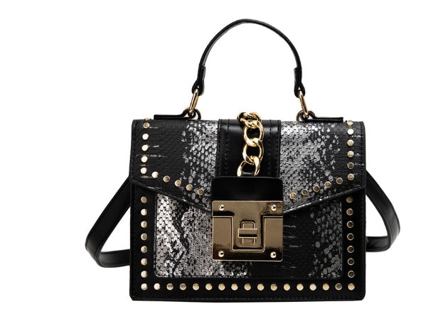 Alligator Print Shoulder Bag – Distinctive Texture for a Stylish, Premium Look