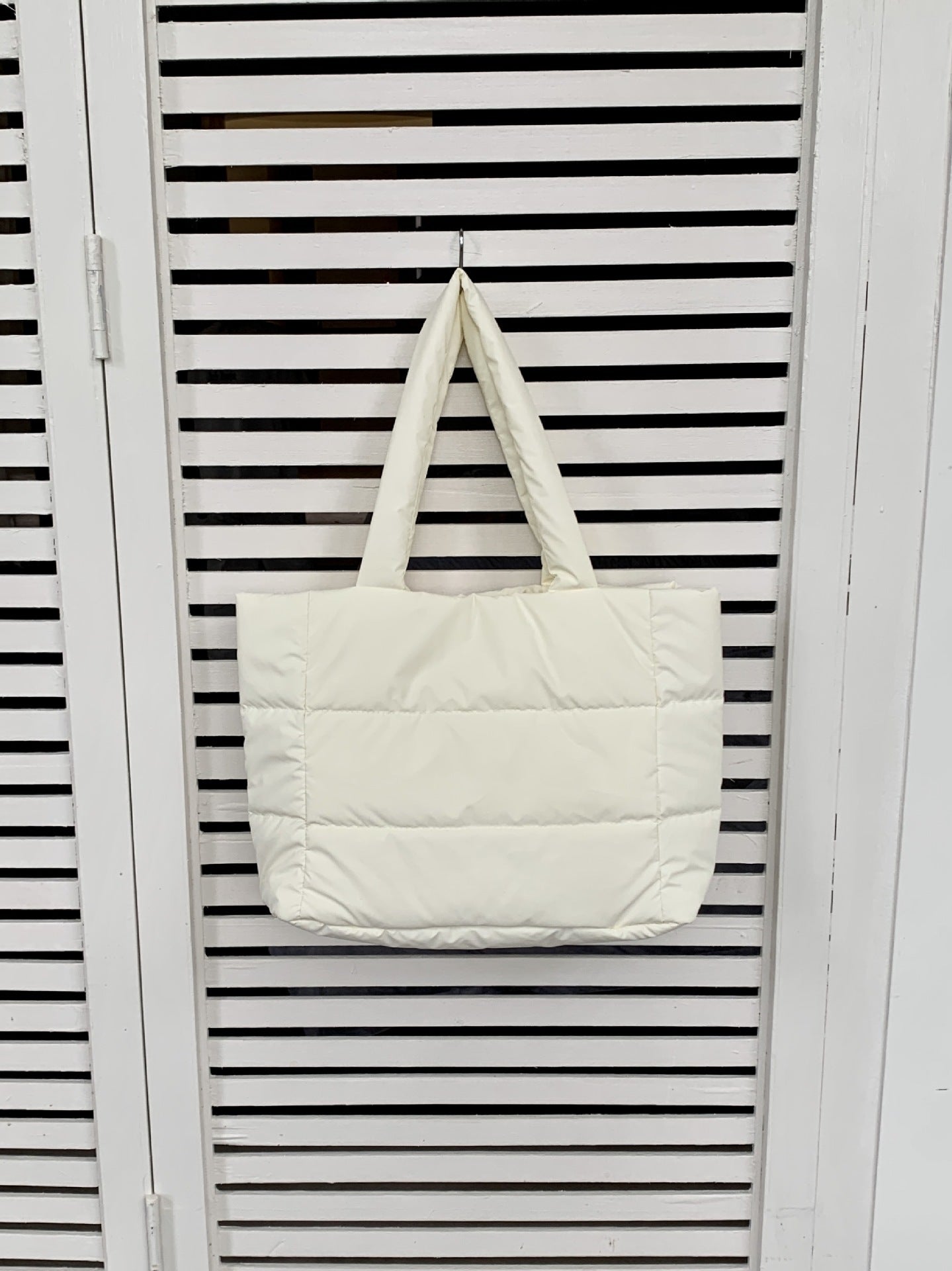 Soft Cotton-filled Tote Bag – Portable and Comfortable Shoulder Bag