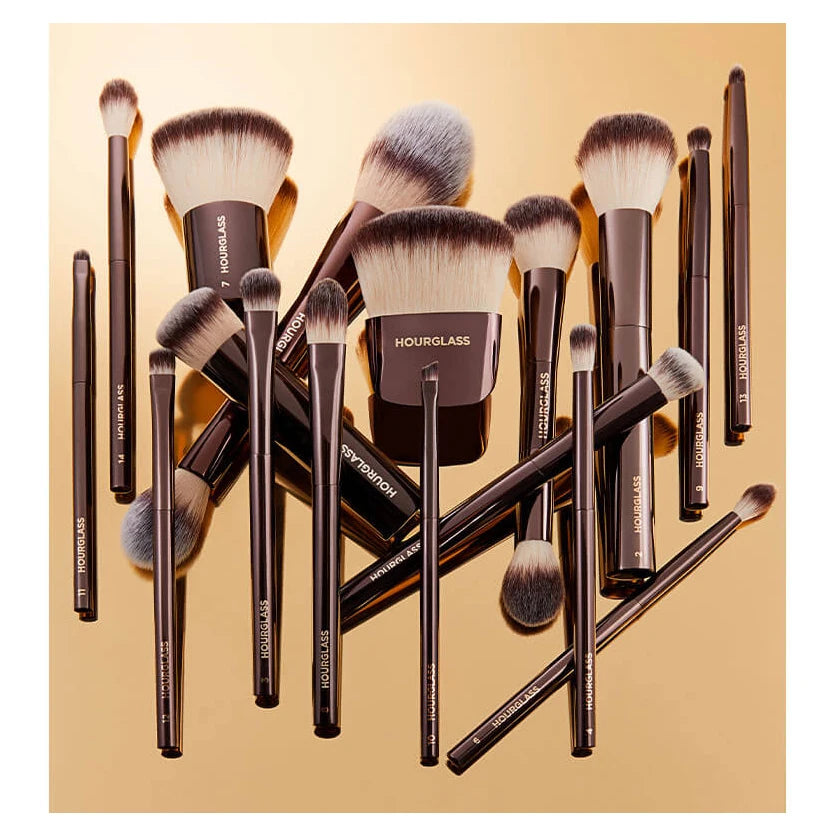 Hourglass Makeup Brush – Perfect for Powder, Foundation, Contour & Blush