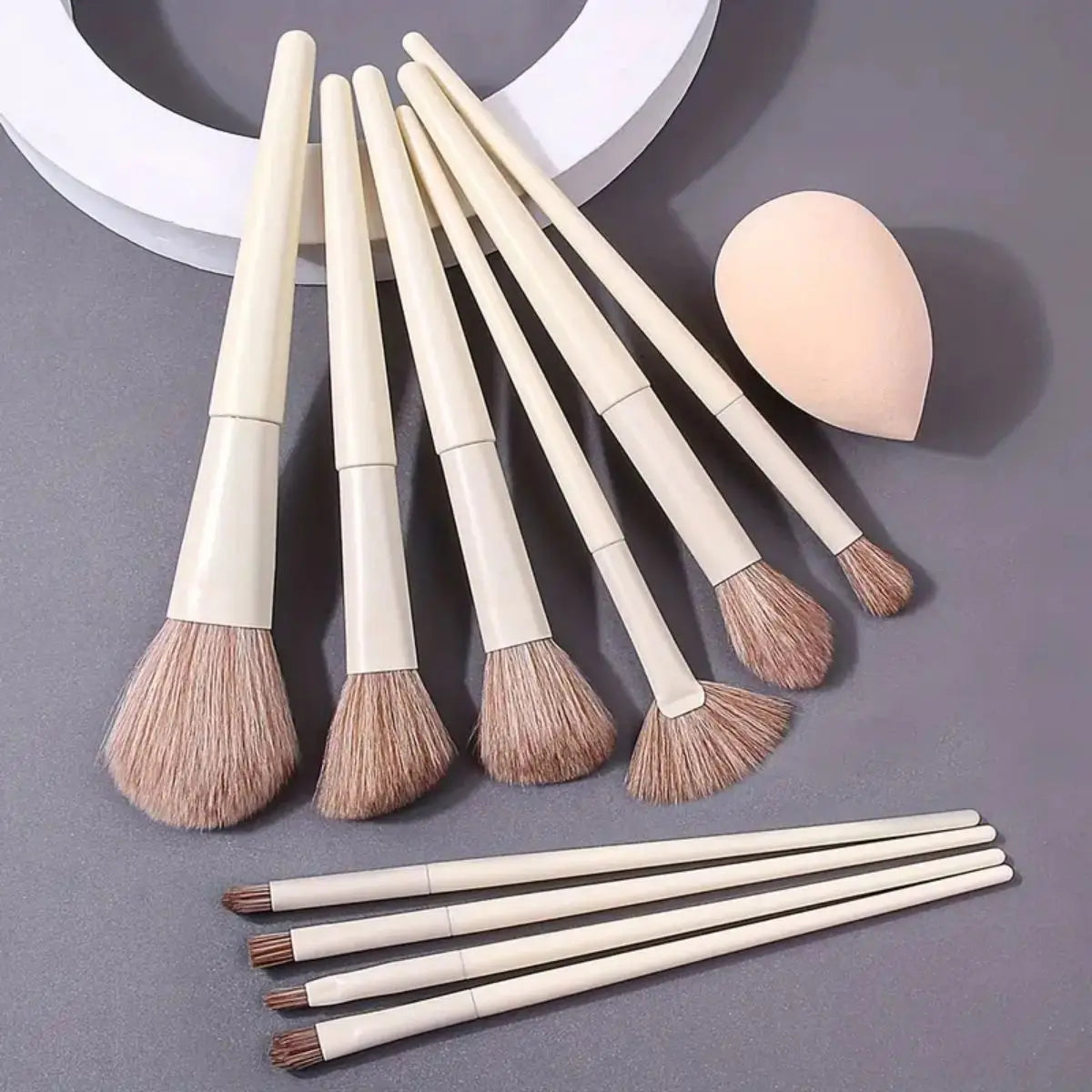 10PCS Creamy Wind Makeup Brush Set – Eyeshadow, Blush, Powder Brushes & Beauty Sponge