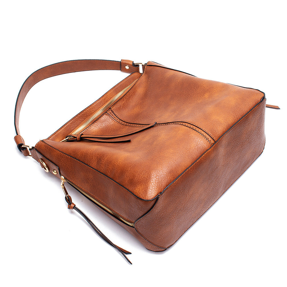 Fashionable Hobo Handbag – Trendy Style for the Modern Woman