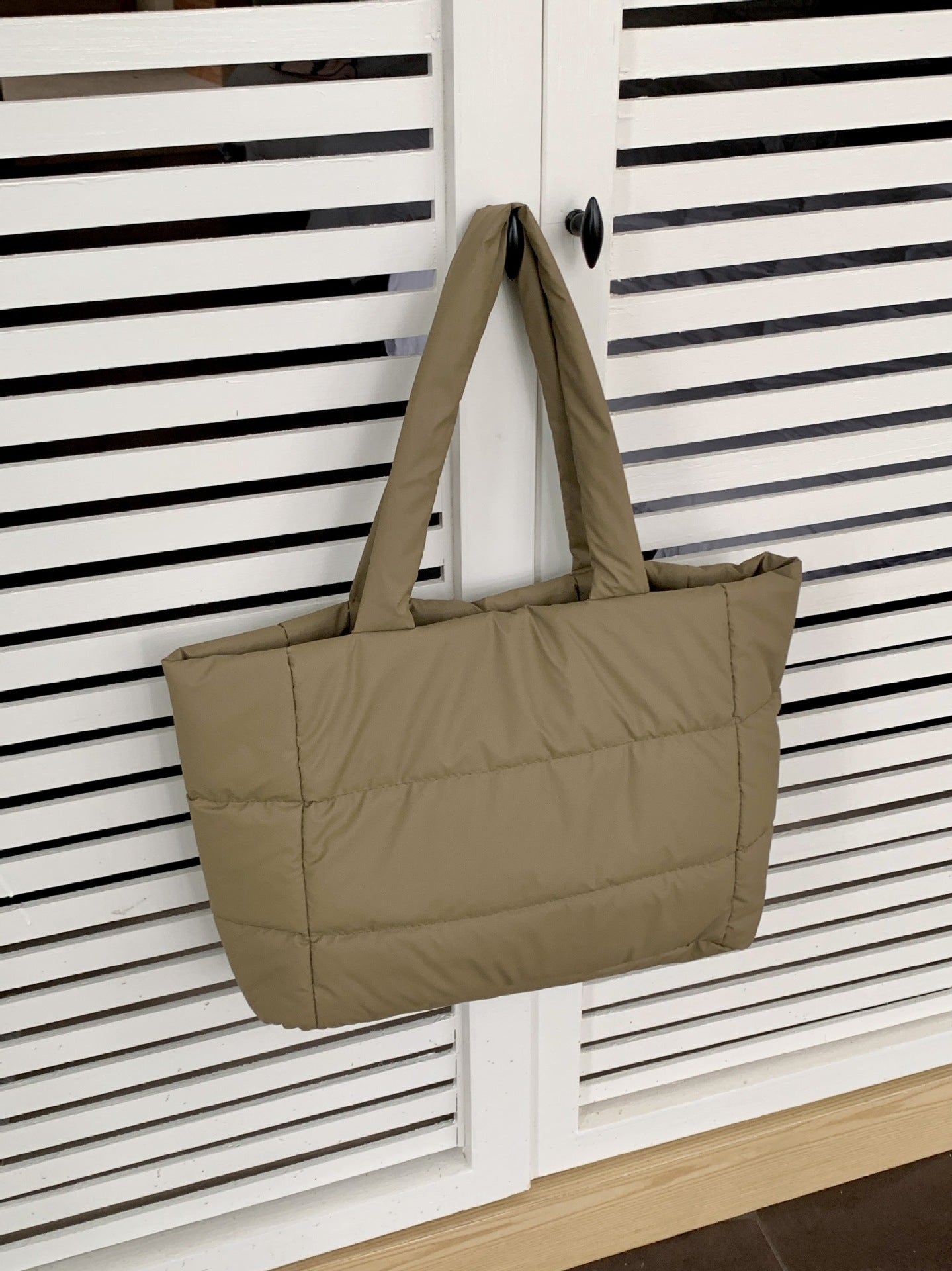 Soft Cotton-filled Tote Bag – Portable and Comfortable Shoulder Bag